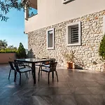 Konstantina Villa *